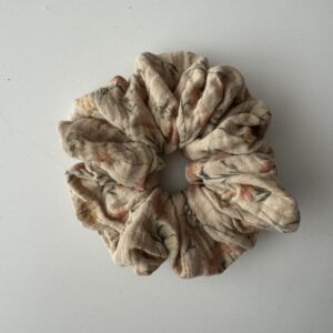 Scrunchie flowers beige