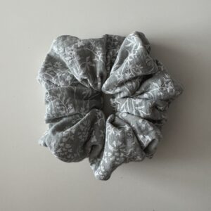 Scrunchie aqua leaves
