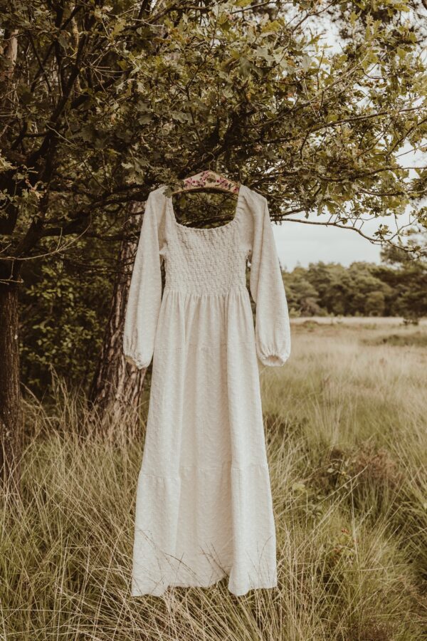 Smocked dress embroidery naturel