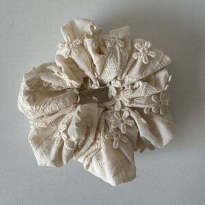 Scrunchie Daisy flowers