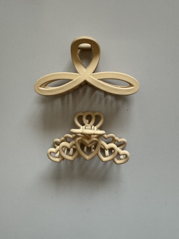 Twee haarclips beige