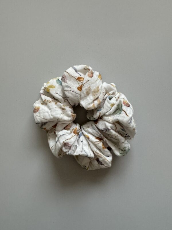 Scrunchie pastel flower field
