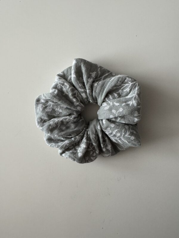 Kids Scrunchie aqua leaves