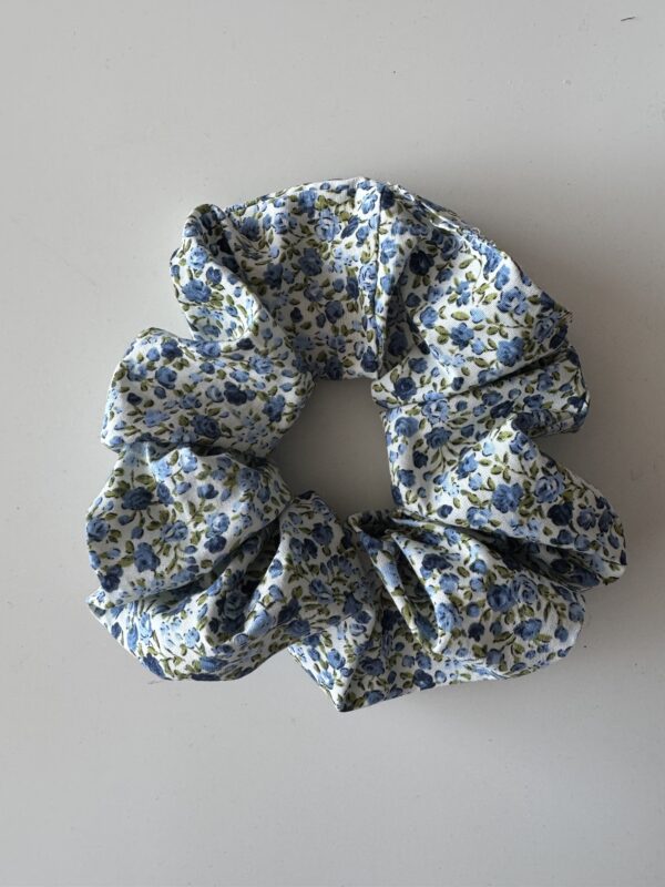 Scrunchie gingham blue flowers