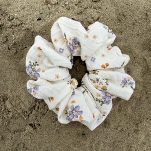 Scrunchie flowers pastel