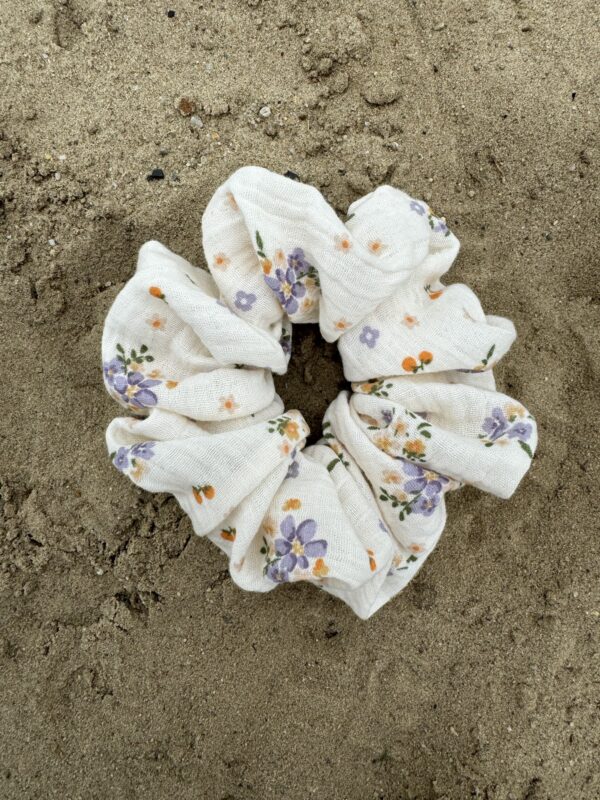 Scrunchie flowers pastel