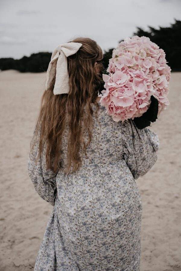 Bow embroidery naturel