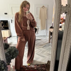 Suit pink clay