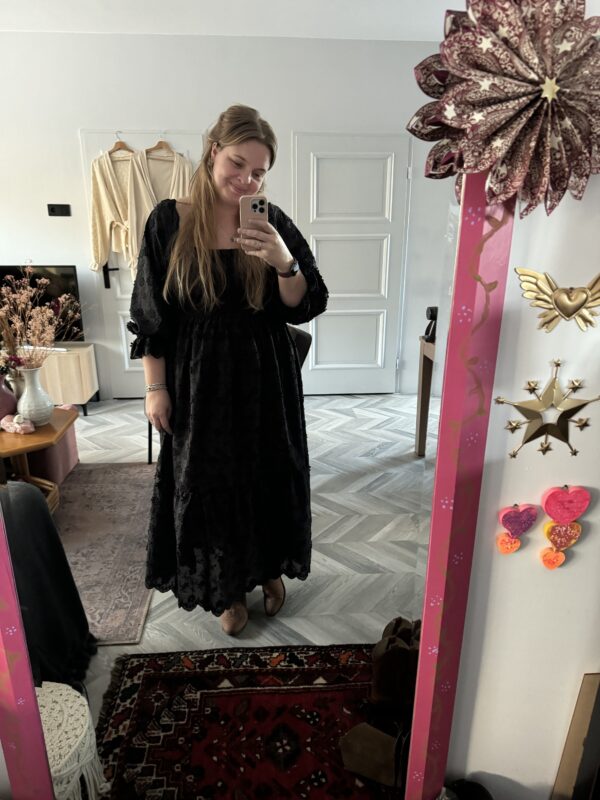 Smocked dress black daisy