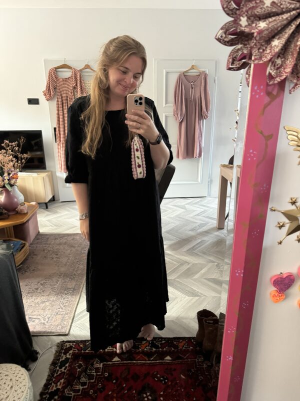 Loose fit dress embroidery black