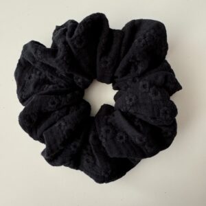 Scrunchie embroidery black