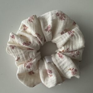 Scrunchie pink flowers
